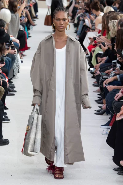 Look 17